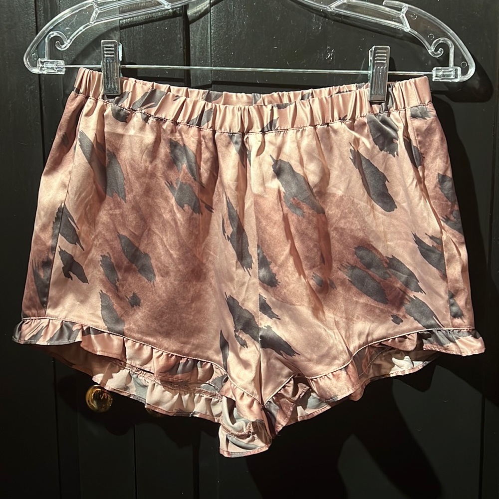 Express Satin Ruffle Leopard Sleep Shorts - Picture 5 of 8